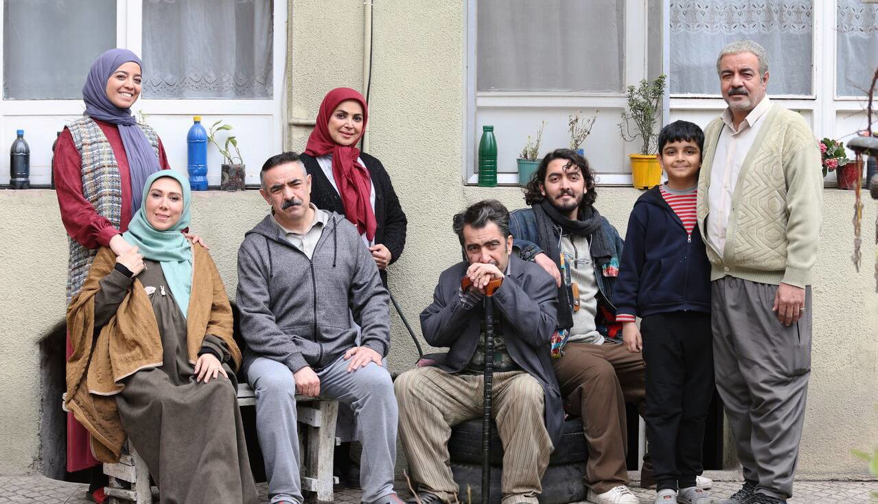 کمدی موقعیت به‌ مثابه ابزار نقد اجتماعی در «اسباب زحمت»