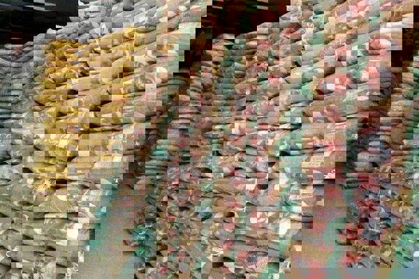 ۱۲۵۰ تن برنج دپو شده در بندر شادگان ترخیص شد