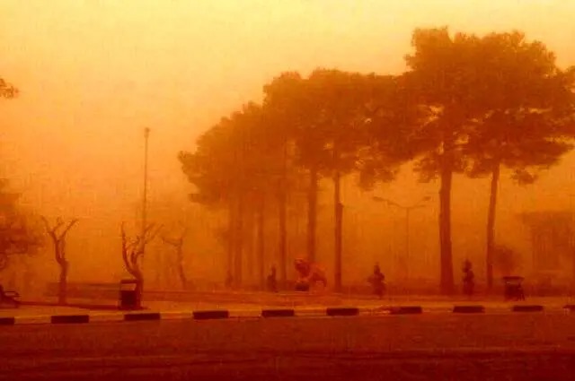 غیرحضوری شدن مدارس و دانشگاه‌های ۶ شهر خوزستان به دلیل بروز گرد و غبار