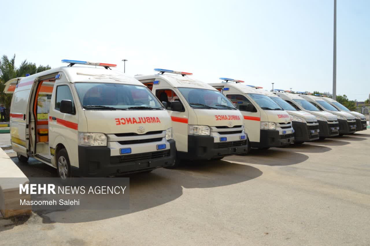 تیم‌های عملیاتی اورژانس در محل آتش‌سوزی آبادان حضور دارند