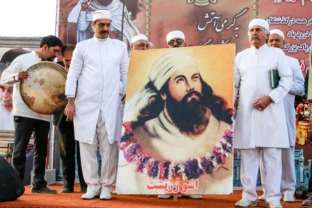 زرتشت پیامبر ایرانی، چگونه زاده شد؟