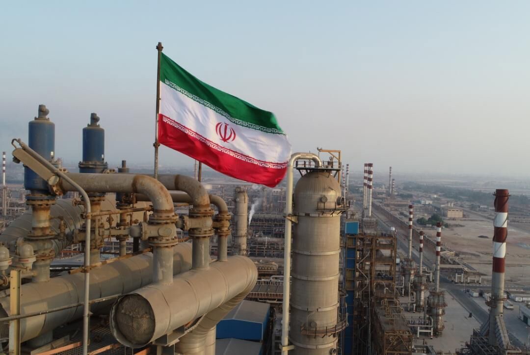 مجلس از برنامه‌های توسعه‌ای صنعت نفت و گاز حمایت می‌کند