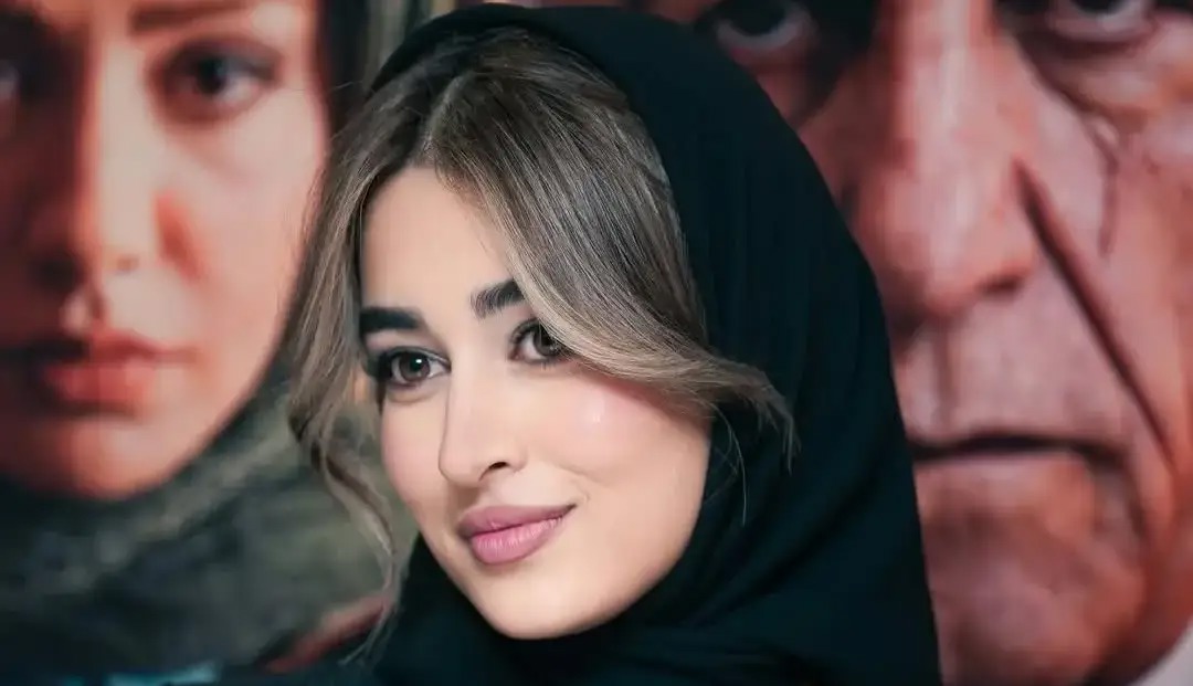 تصاویری از استایل شیک بازیگر «بی‌عاطفه» در یک مراسم