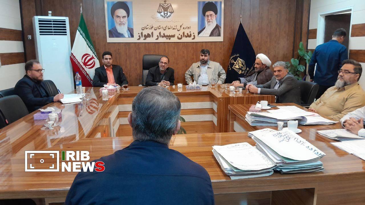 دیدار و گفتگوی دادستان مرکز خوزستان با ۳۰ مددجوی زندان سپیدار اهواز