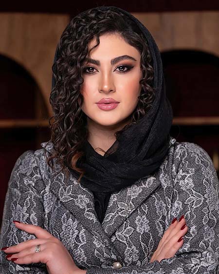مریم مومن با تیپ جدید و تابستانی‌اش در خیابان
