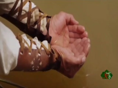تو می‌خوای آب بنوشی عباس؟ دور از ادبه دور از انصافه...
