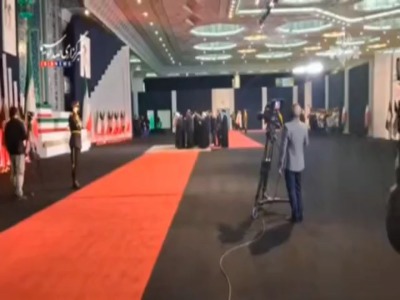 حضور نمایندگان جبهه مقاومت از چند کشور و ادای احترام به پیکر رهبر شهید