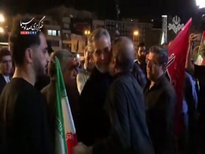 حضور عضو هیئت مذاکره کننده میناب ۱۶۸ در تجمعات شبانه میدان انقلاب