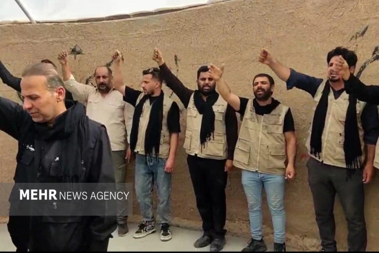 ادای احترام خادمان مرز شلمچه به رهبر شهید انقلاب