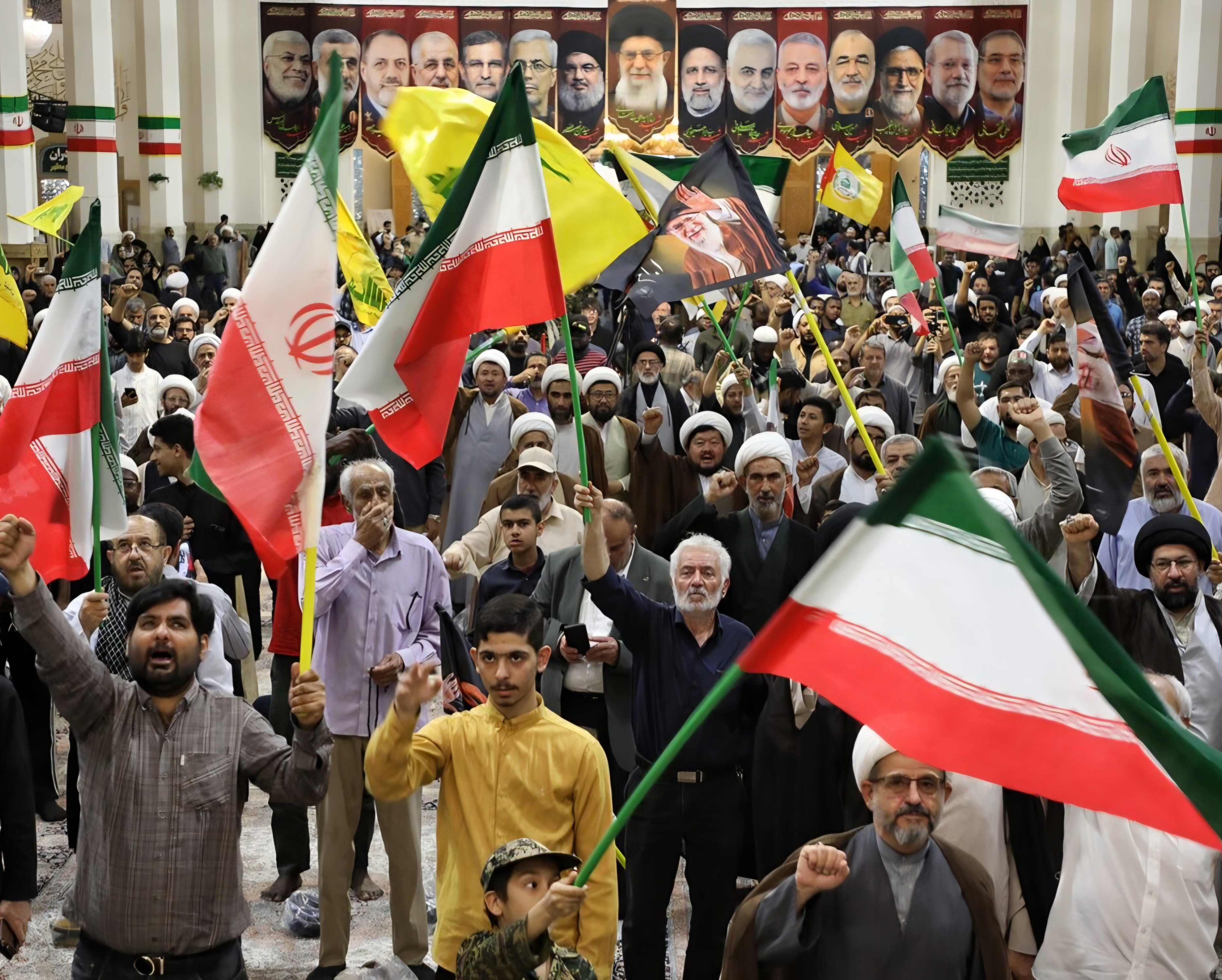 ساعت ۲۱؛ تجمع امت حزب‌الله در مصلای مهدیه امام خمینی اهواز