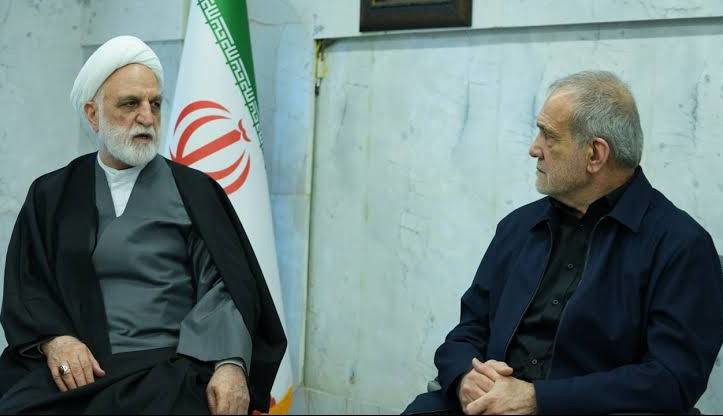 دفاع تمام قد رئیس دستگاه قضا از پزشکیان؛ رئیس جمهور تمام همّ و غمّ خود را گذاشته است تا آنچه به نفع مردم است، رقم بخورد