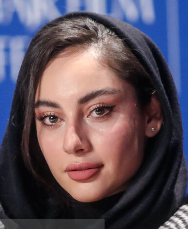 ترلان پروانه : ورودم به بازیگری بواسطه مامانم اتفاق افتاد