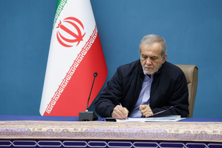 پزشکیان در پیامی درگذشت استاد اسپندار چهره ماندگار موسیقی نواحی ایران را تسلیت گفت