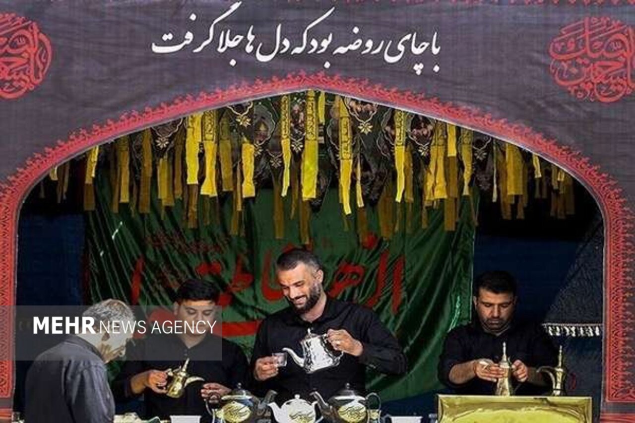 مواکب شادگان برای پذیرایی زائران اربعین بصورت شبانه روز فعالیت می کنند