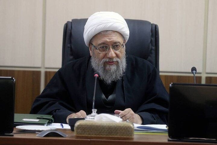 آملی لاریجانی: ایران به هیچ قیمتی از تنگه هرمز عقب نشینی نخواهد کرد