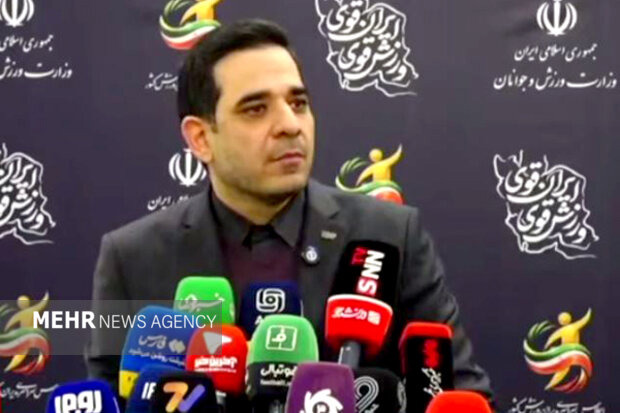 تقوی خطاب به ملی‌پوشان: بدهی‌تان به مردم با مسائل مادی پاک نمی‌شود