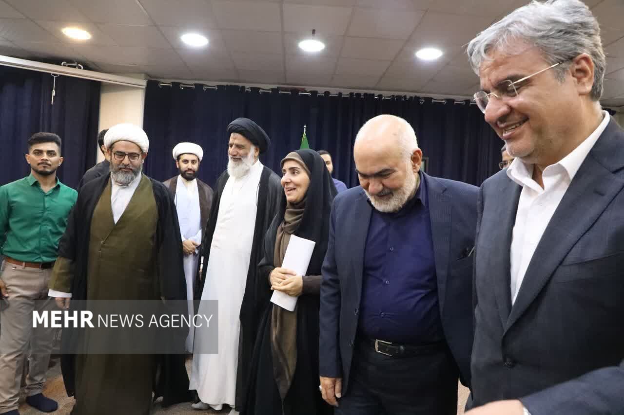 وزیر راه و شهرسازی با نماینده ولی فقیه در استان خوزستان دیدار کرد