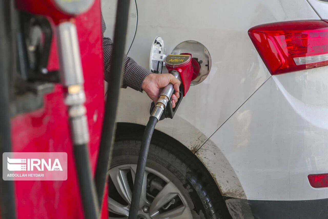 فرماندار اهواز: سوخت‌گیری در جایگاه‌های سوخت بدون مشکل در حال انجام است