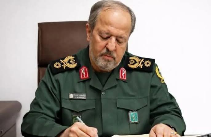 توییت معنادار سرپرست وزارت دفاع: به گستره ایران از اعماق زمین تا اوج آسمان به زودی خواهید دید…