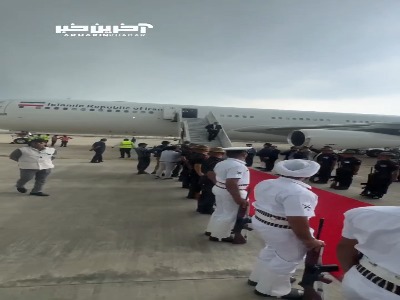 تصاویری از لحظه ورود رئیس جمهور به دهلی نو جهت شرکت در اجلاس بریکس