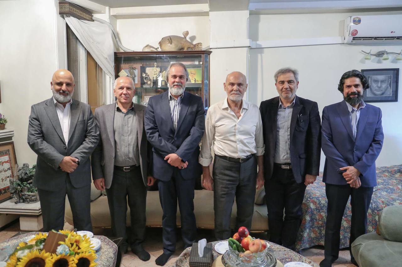 رائد فریدزاده به دیدار جمشید هاشم‌پور رفت