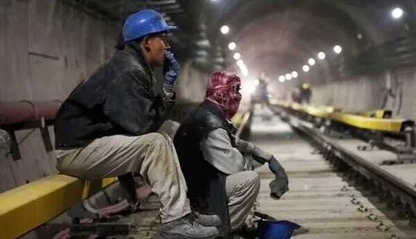 حداقل دستمزد کفاف ۱۰ روز را می‌دهد/ خط فقر ۹۰ میلیون تومان است