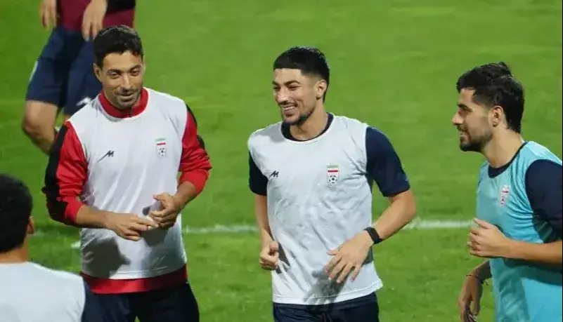 تیم ملی با خنده گرم کرد!