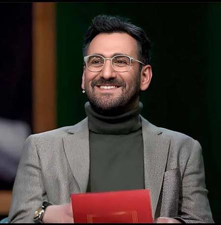 نمایش تئاتر با بازی نیما شعبان نژاد که تنها یک پیرمرد تماشاچی آن بوده