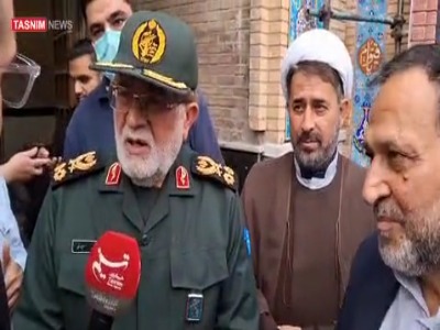 سرلشکر ایزدی: دشمن از دریاهای جنوب ما فرارکرده و ممکن است این فاصله بیشتر شود