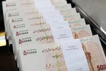 واکنش رییس سازمان برنامه و بودجه به خبر افزایش حقوق کارمندان؛ موضوع حقوق در لایحه بودجه آذرماه مورد بررسی قرار می‌گیرد