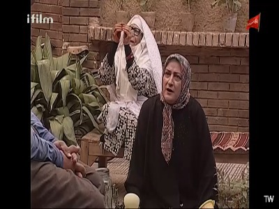 بی‌بی خودش یه پا مرده!