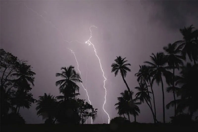 تداوم روز‌های ابری با چاشنی رگبار، رعدوبرق و شرجی در خوزستان