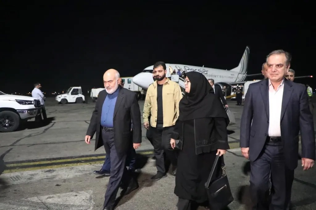 معاون رئیس‌جمهور و رئیس سازمان ملی استاندارد ایران وارد خوزستان شد