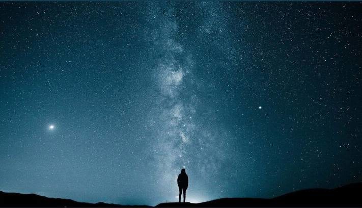 کیهان‌شناسی ایران باستان بر مسئولیت انسان در قبال طبیعت و جامعه تأکید دارد