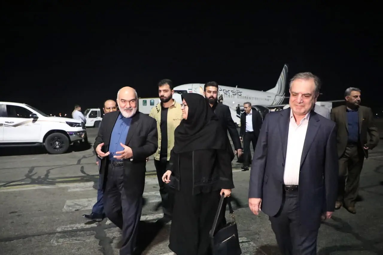 معاون رئیس‌جمهور و رئیس سازمان ملی استاندارد ایران وارد خوزستان شد