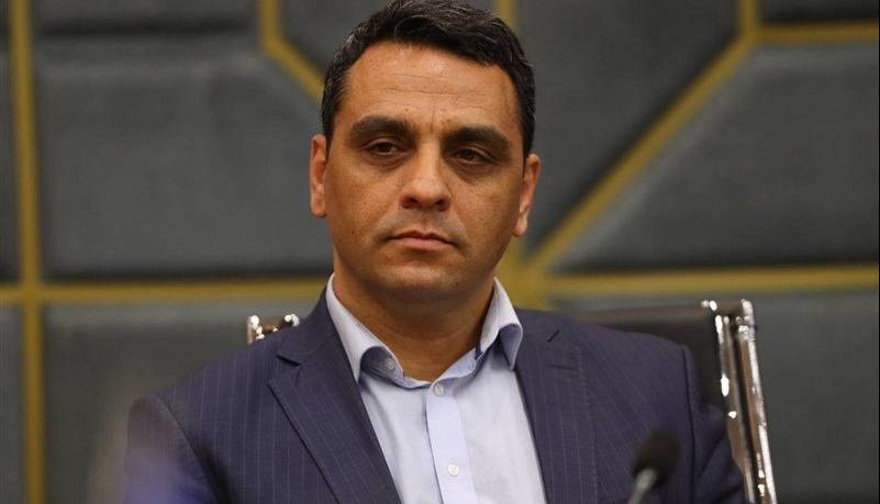 فتاحی: حاشیه‌سازی تراکتوری‌ها باعث بالا رفتن قیمت پروازها شد