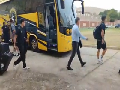 ورود کاروان سپاهان به استادیوم برای حمله به صدر